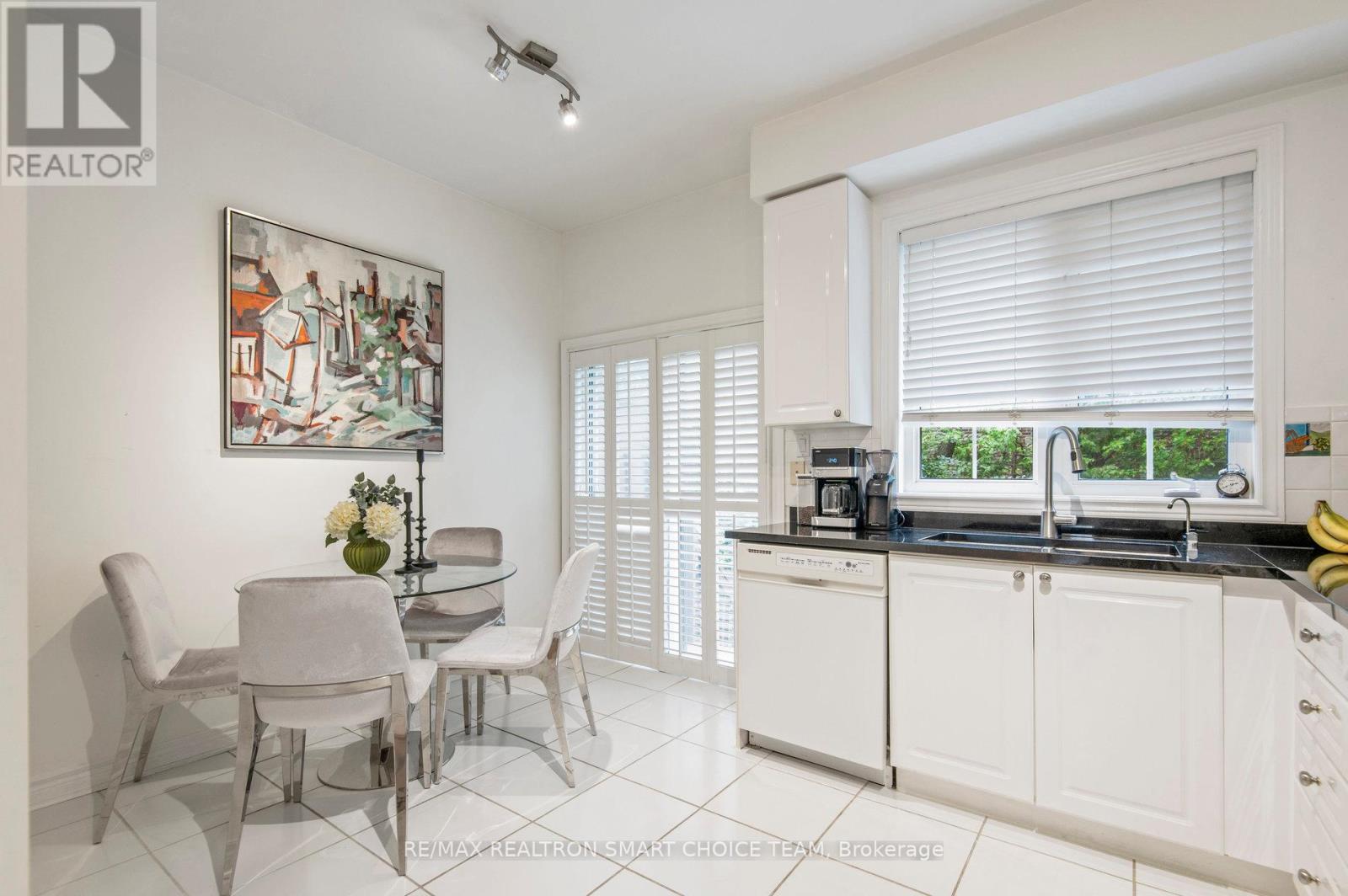 12 - 34 Mcbride Lane, Toronto (Willowdale West), Ontario  M2N 7B8 - Photo 19 - C12441395