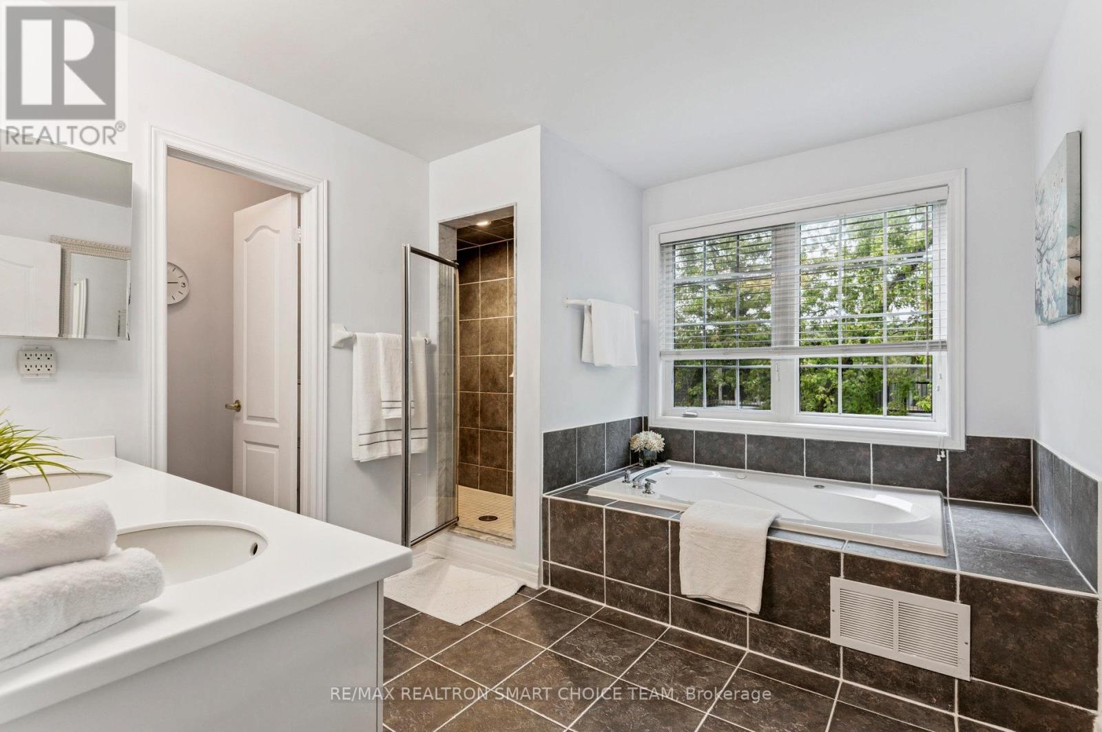 12 - 34 Mcbride Lane, Toronto (Willowdale West), Ontario  M2N 7B8 - Photo 45 - C12441395