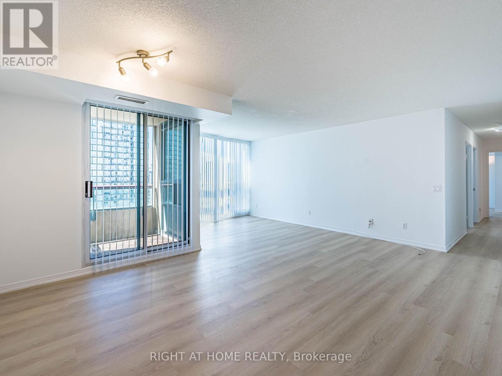 2001 - 238 Doris Avenue, Toronto, Ontario  M2N 6W1 - Photo 14 - C12441407
