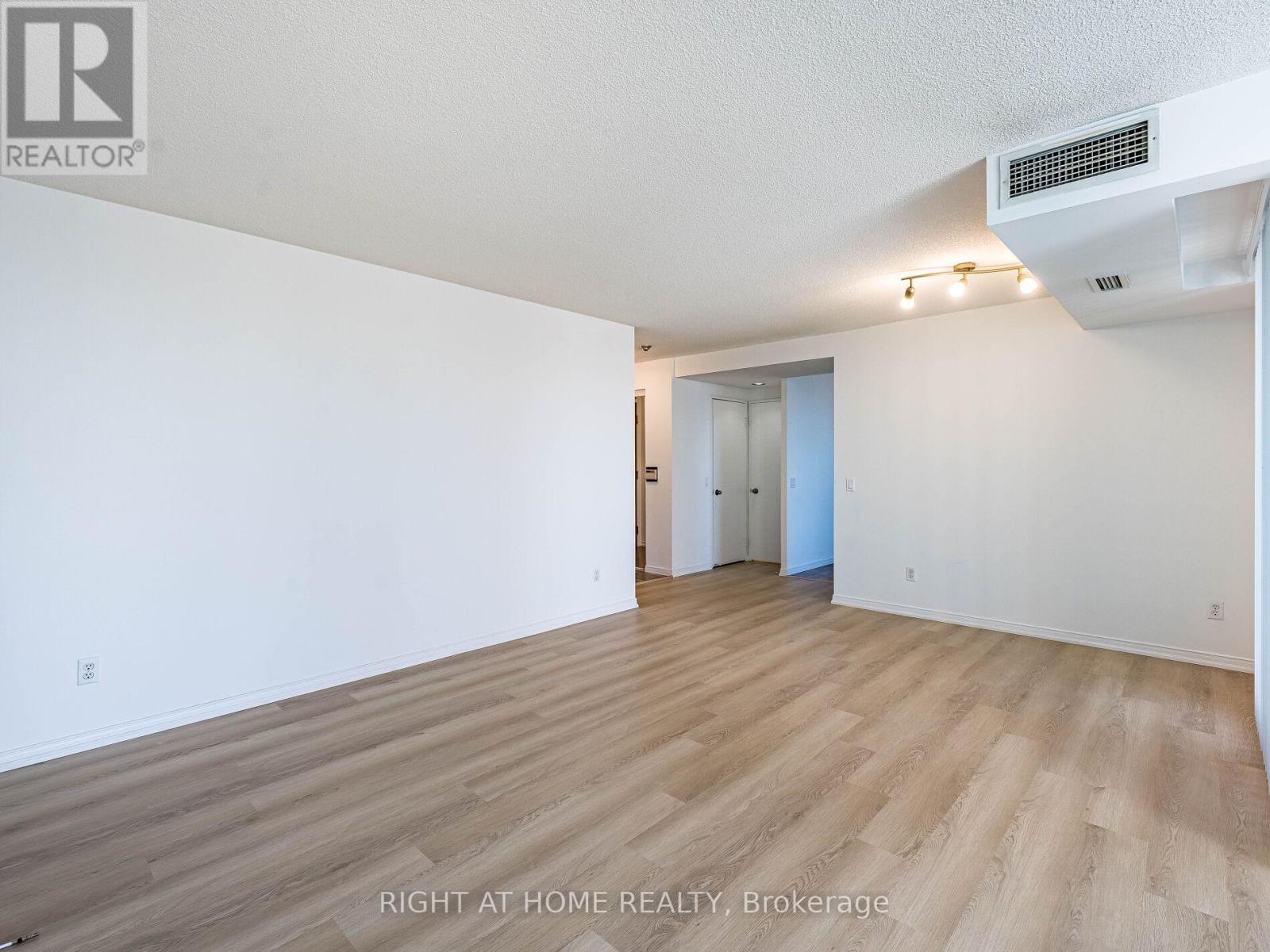 2001 - 238 Doris Avenue, Toronto, Ontario  M2N 6W1 - Photo 17 - C12441407