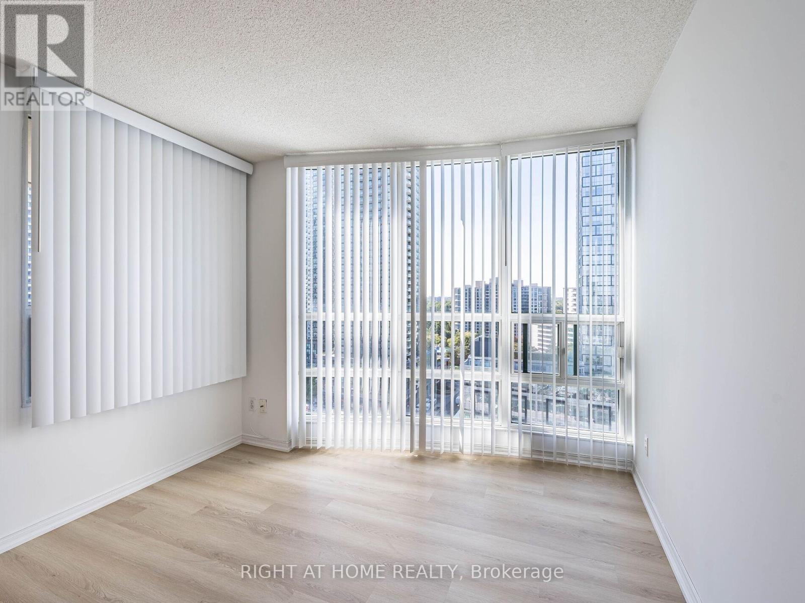2001 - 238 Doris Avenue, Toronto, Ontario  M2N 6W1 - Photo 18 - C12441407