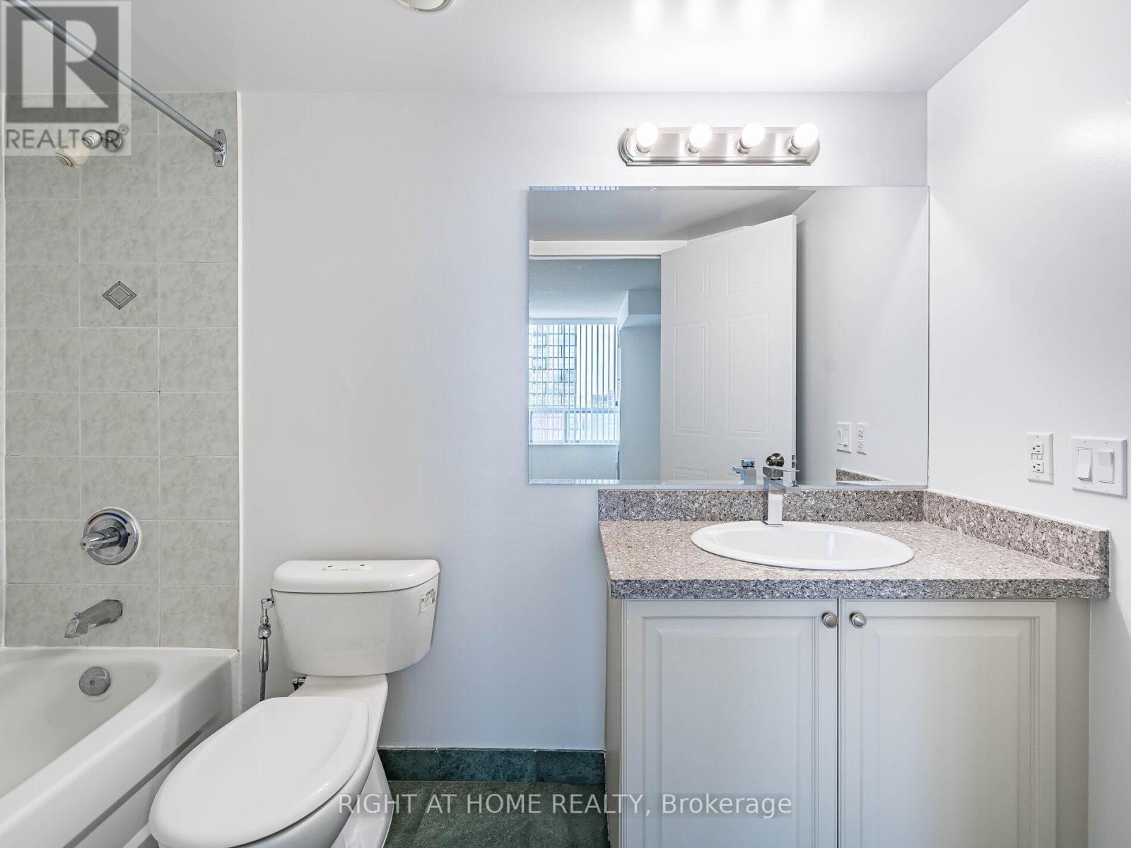 2001 - 238 Doris Avenue, Toronto, Ontario  M2N 6W1 - Photo 24 - C12441407