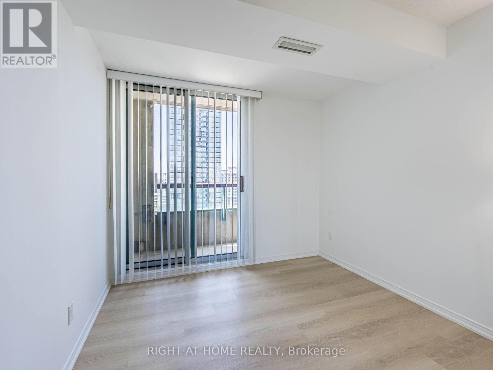 2001 - 238 Doris Avenue, Toronto, Ontario  M2N 6W1 - Photo 27 - C12441407