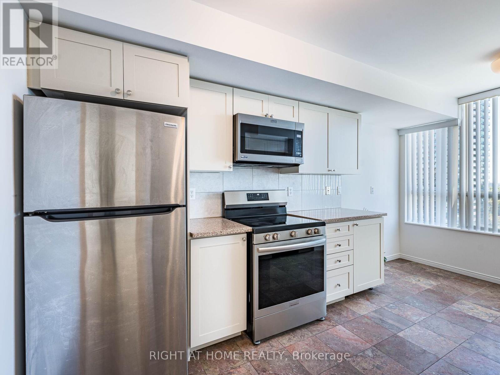 2001 - 238 Doris Avenue, Toronto, Ontario  M2N 6W1 - Photo 36 - C12441407