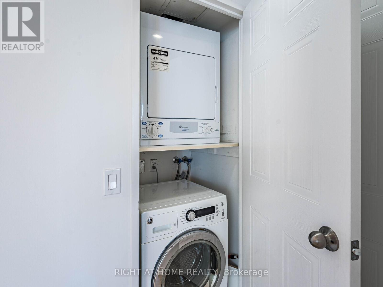 2001 - 238 Doris Avenue, Toronto, Ontario  M2N 6W1 - Photo 44 - C12441407