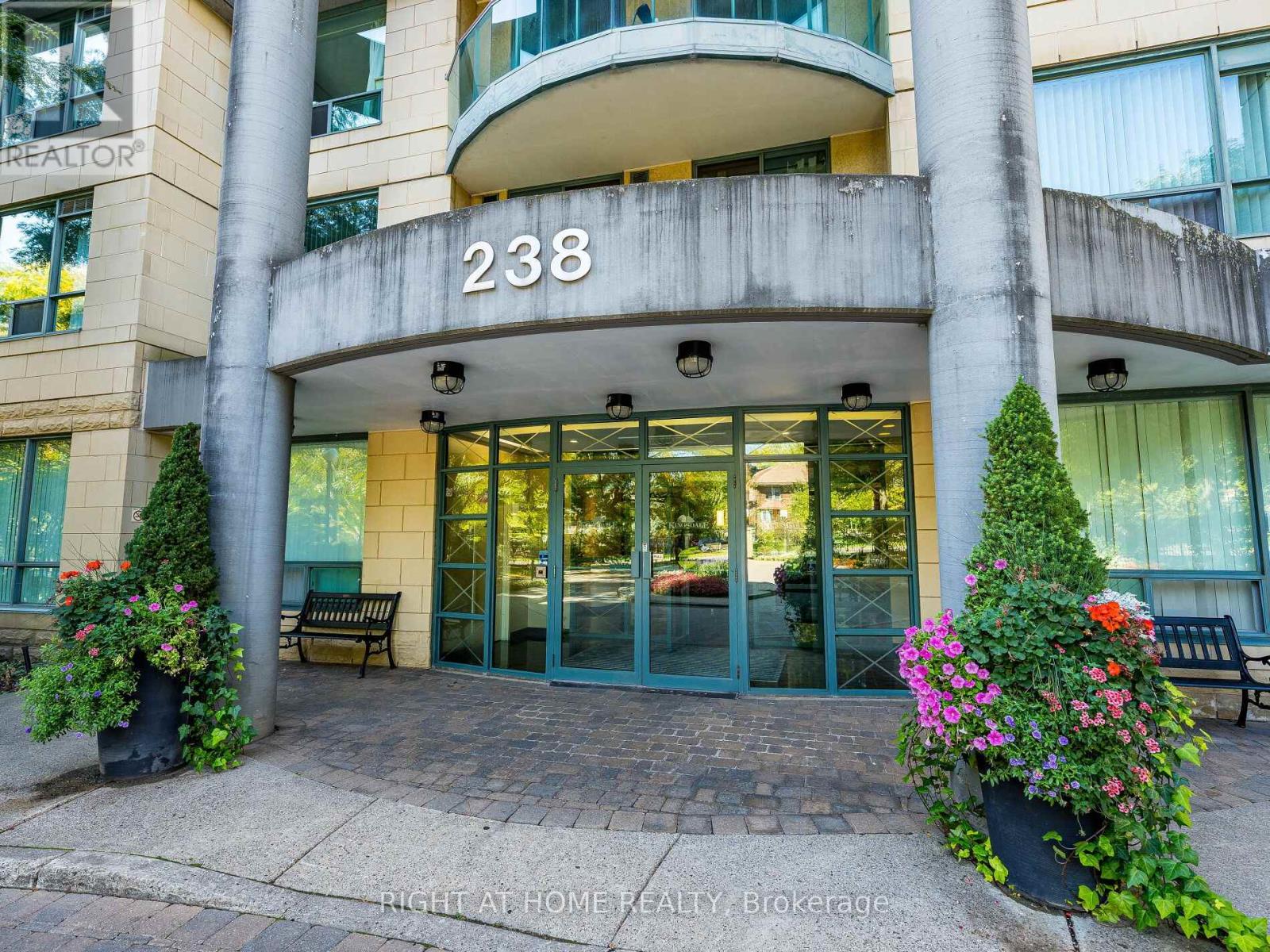 2001 - 238 Doris Avenue, Toronto, Ontario  M2N 6W1 - Photo 5 - C12441407
