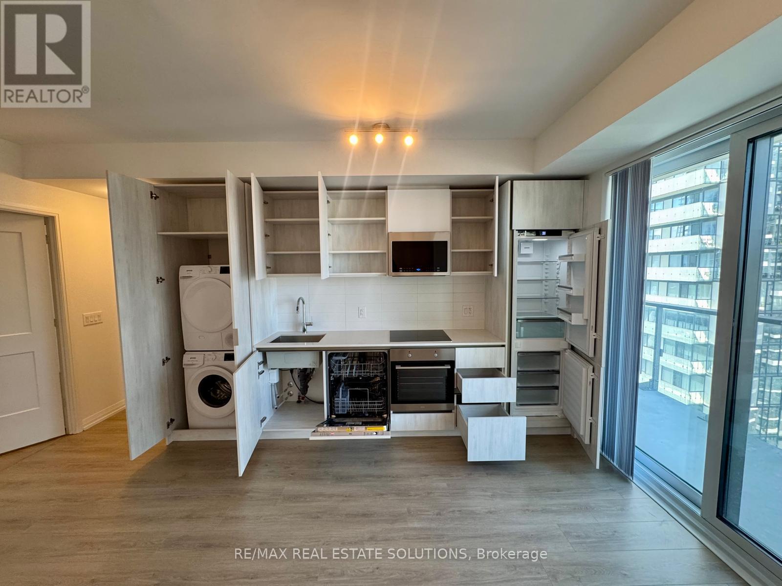 3726 - 28 Widmer Street, Toronto, Ontario  M5V 0T2 - Photo 4 - C12441476