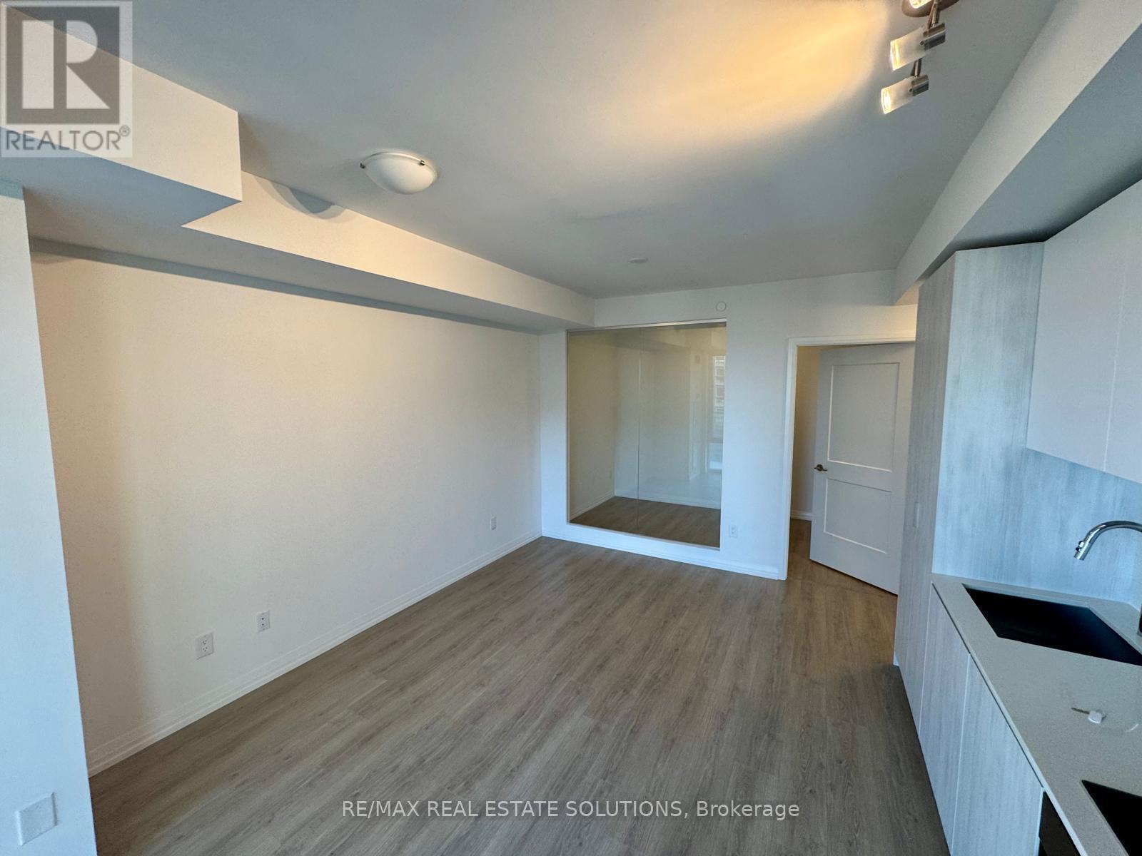 3726 - 28 Widmer Street, Toronto, Ontario  M5V 0T2 - Photo 6 - C12441476