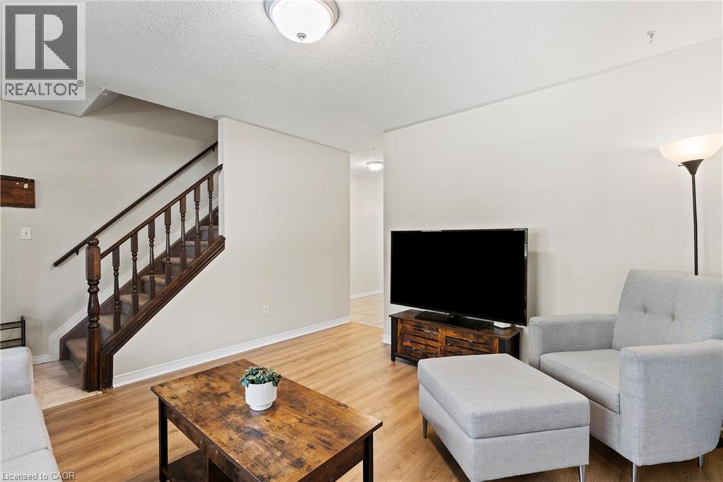 74 Grand River Avenue, Brantford, Ontario  N3T 4X4 - Photo 6 - 40775964
