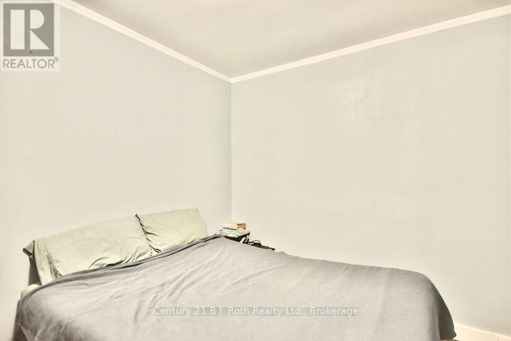 2286 Flos Ten Road E, Springwater, Ontario  L0L 1P0 - Photo 16 - S12441517