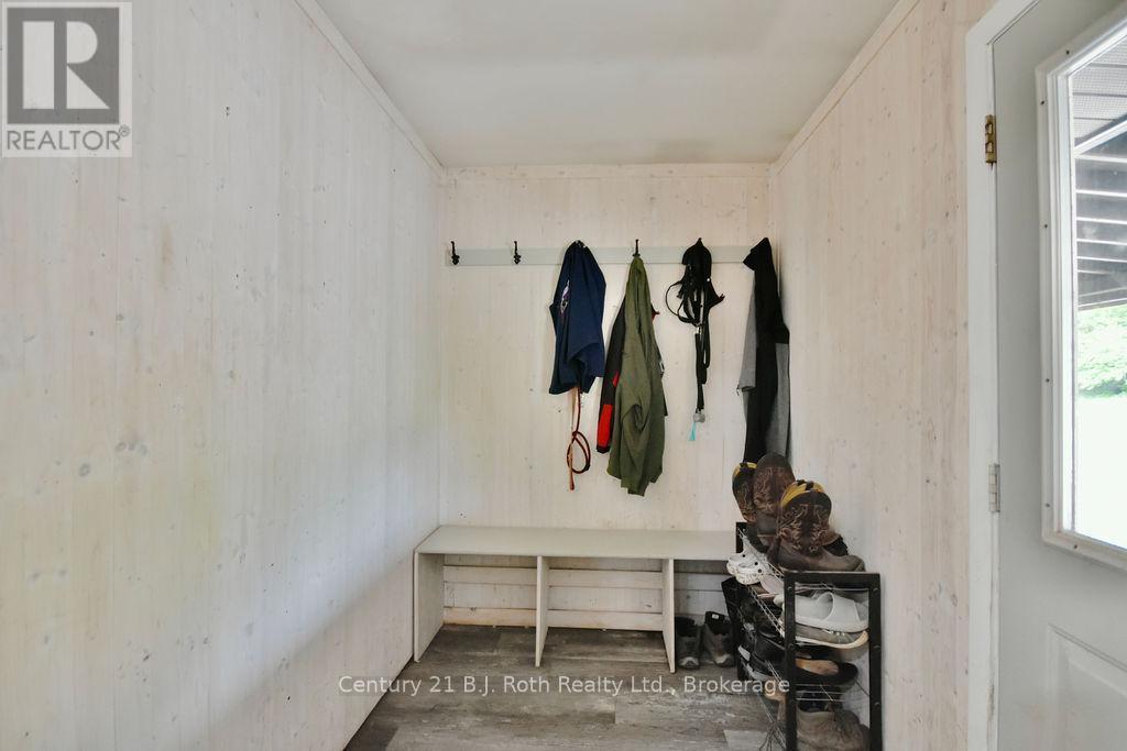 2286 Flos Ten Road E, Springwater, Ontario  L0L 1P0 - Photo 7 - S12441517