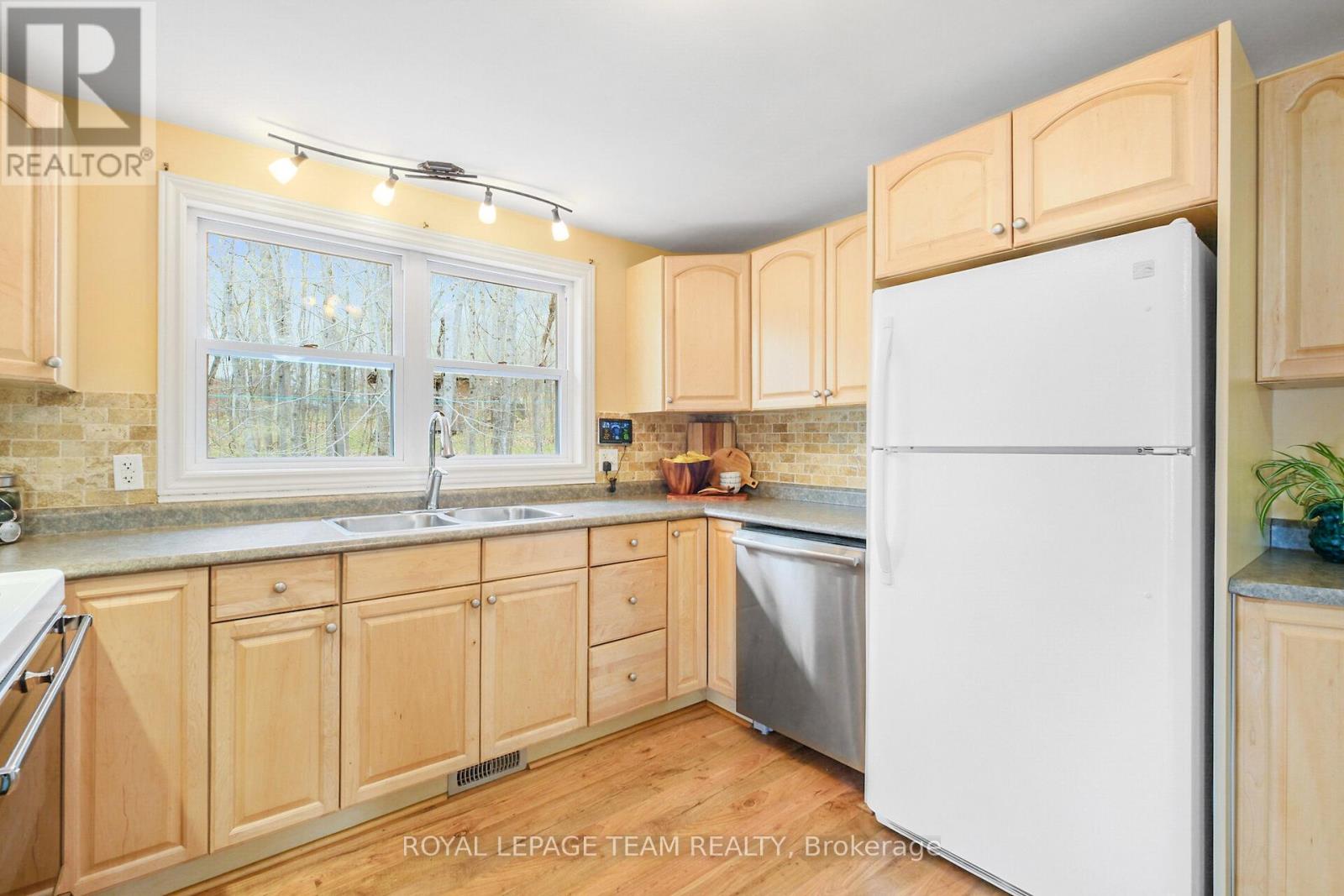 371 Kennedy Road, Greater Madawaska, Ontario  K0J 1H0 - Photo 25 - X12135748