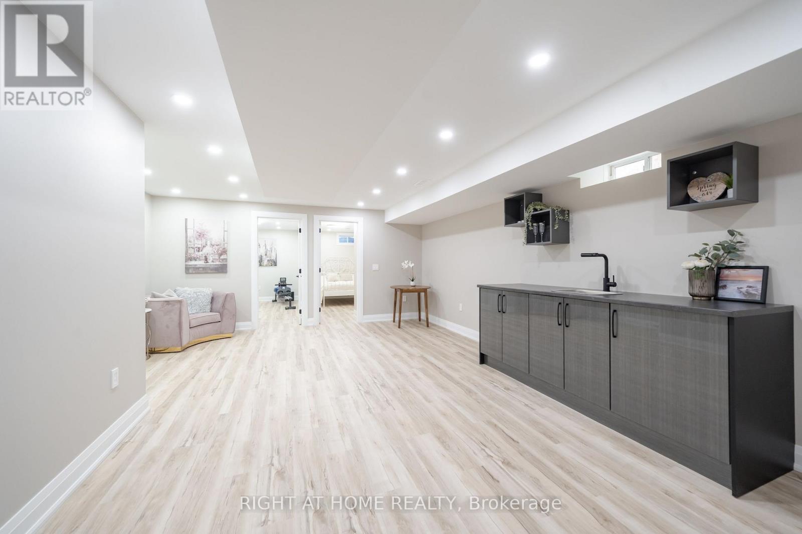 182 Meadowhawk Trail, Bradford West Gwillimbury (Bradford), Ontario  L3Z 0E9 - Photo 34 - N12441386