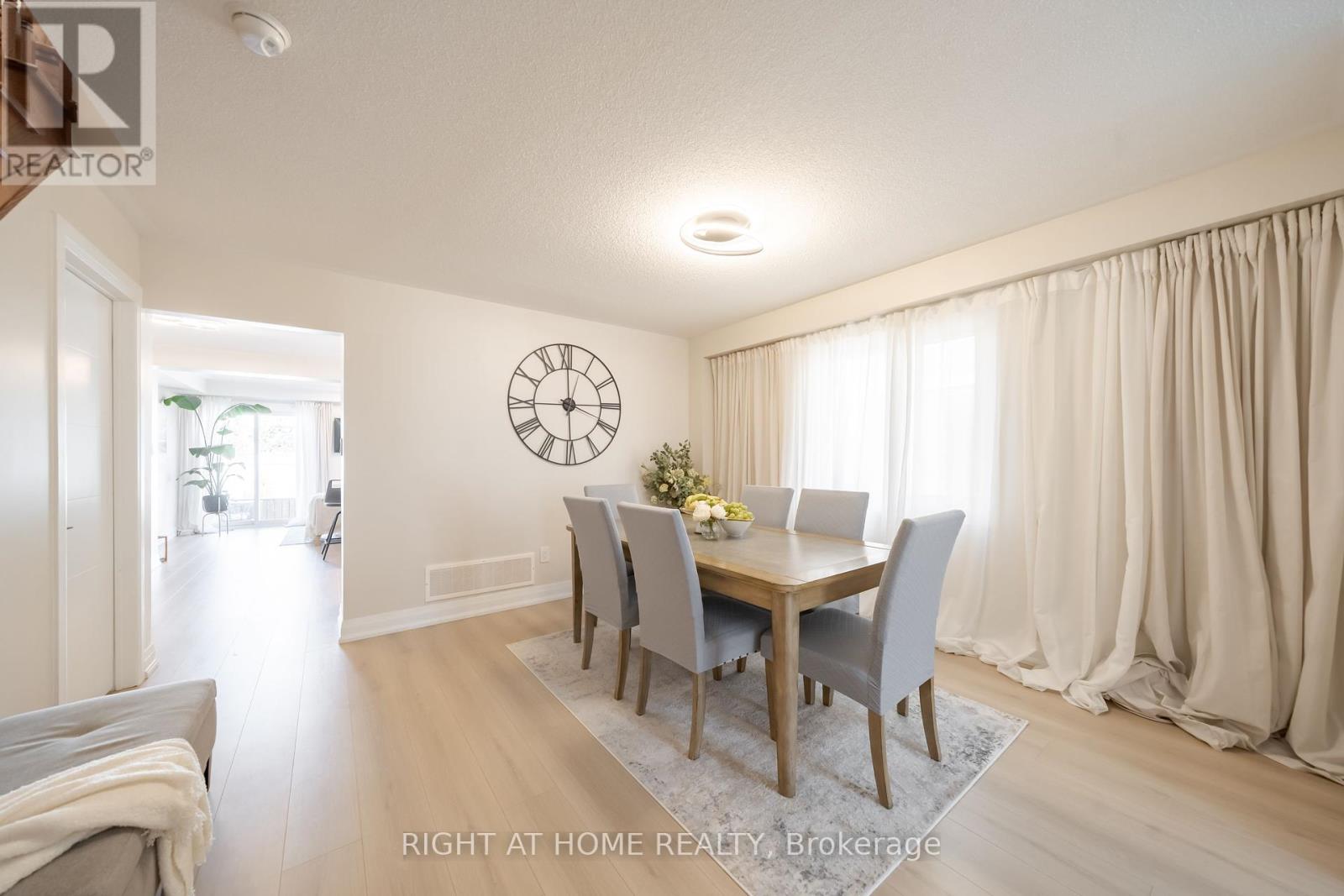 182 Meadowhawk Trail, Bradford West Gwillimbury (Bradford), Ontario  L3Z 0E9 - Photo 6 - N12441386