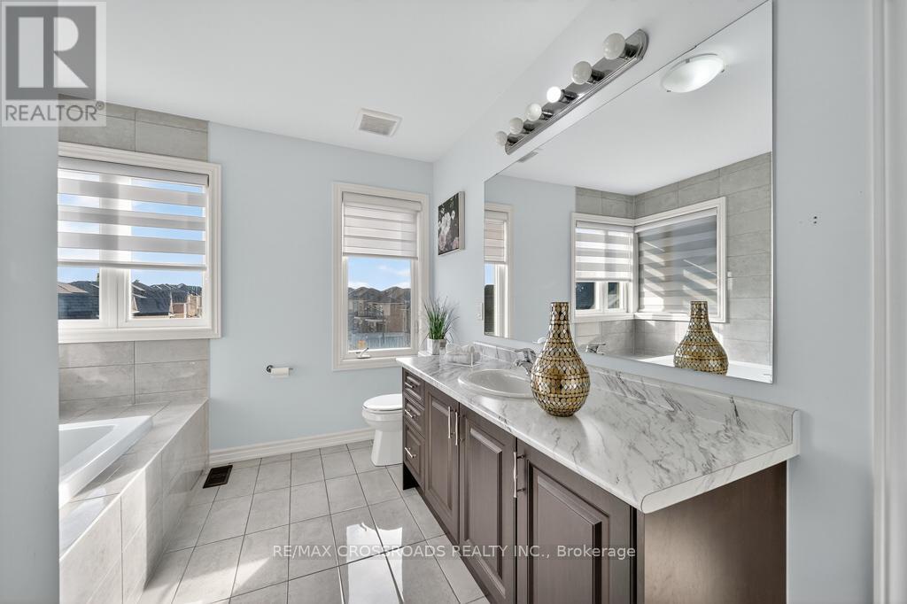 11815 Tenth Line, Whitchurch-Stouffville, Ontario  L4A 4V7 - Photo 32 - N12441441
