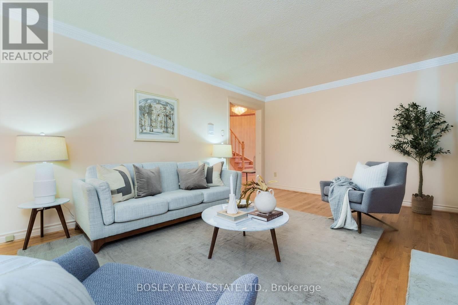8 Roverdale Court, Markham, Ontario  L3R 7K7 - Photo 12 - N12441447