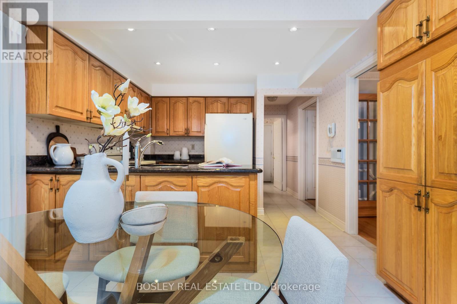 8 Roverdale Court, Markham, Ontario  L3R 7K7 - Photo 16 - N12441447