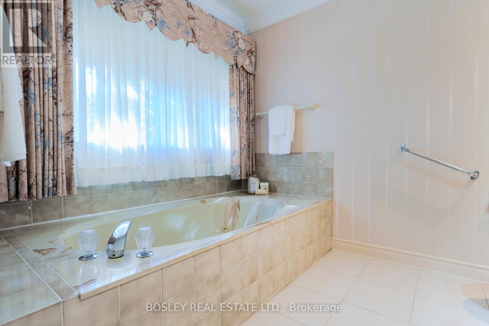 8 Roverdale Court, Markham, Ontario  L3R 7K7 - Photo 27 - N12441447