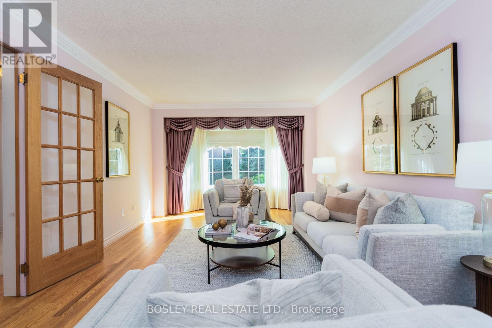 8 Roverdale Court, Markham, Ontario  L3R 7K7 - Photo 4 - N12441447