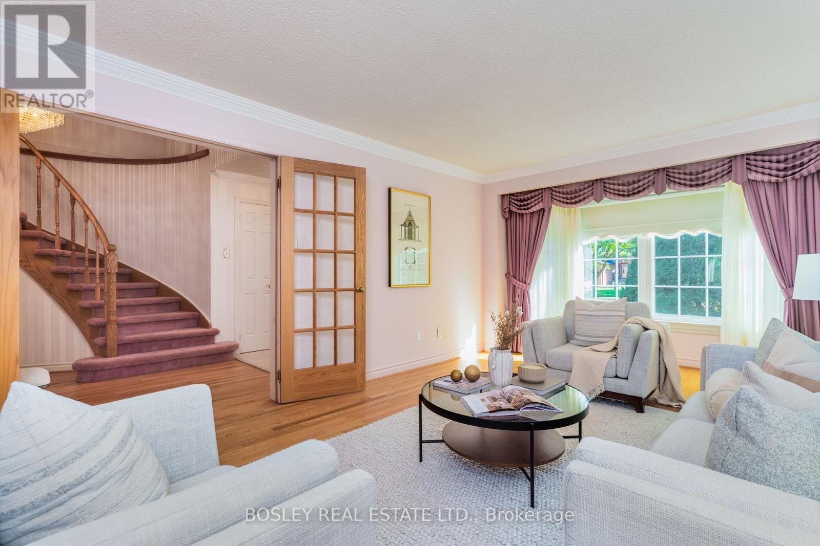 8 Roverdale Court, Markham, Ontario  L3R 7K7 - Photo 5 - N12441447