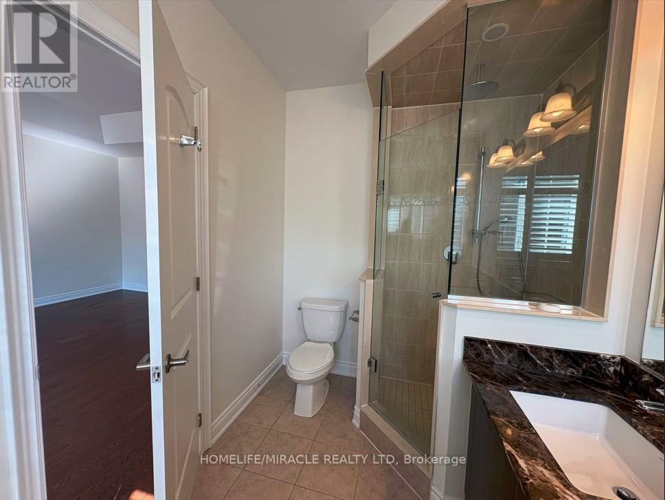 72 Ruffle Lane, Richmond Hill, Ontario  L4E 0W3 - Photo 11 - N12441469