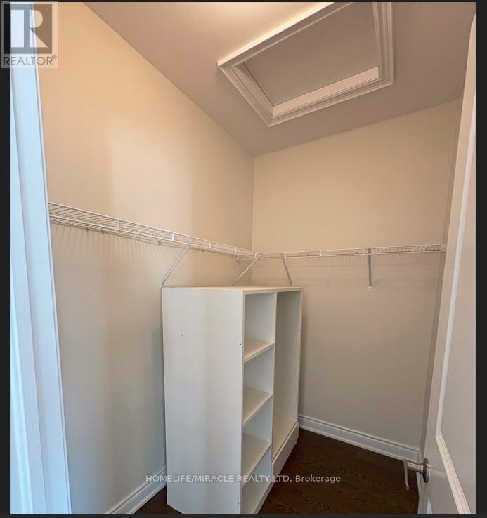 72 Ruffle Lane, Richmond Hill, Ontario  L4E 0W3 - Photo 12 - N12441469