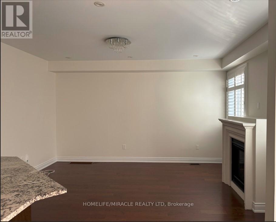72 Ruffle Lane, Richmond Hill, Ontario  L4E 0W3 - Photo 4 - N12441469