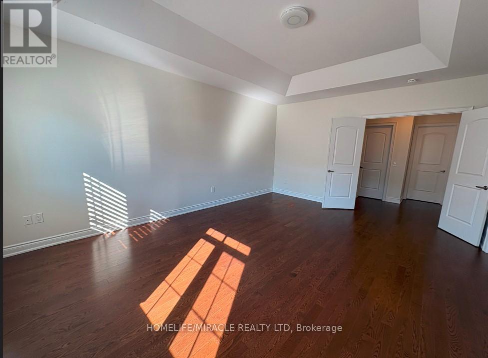 72 Ruffle Lane, Richmond Hill, Ontario  L4E 0W3 - Photo 8 - N12441469