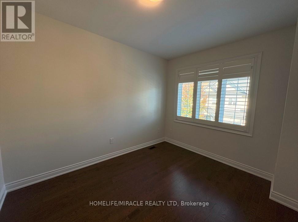 72 Ruffle Lane, Richmond Hill, Ontario  L4E 0W3 - Photo 9 - N12441469