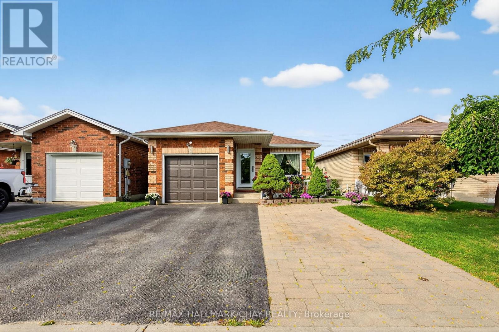 Lower - 82 Sundew Drive, Barrie, Ontario  L4N 9M1 - Photo 1 - S12441406