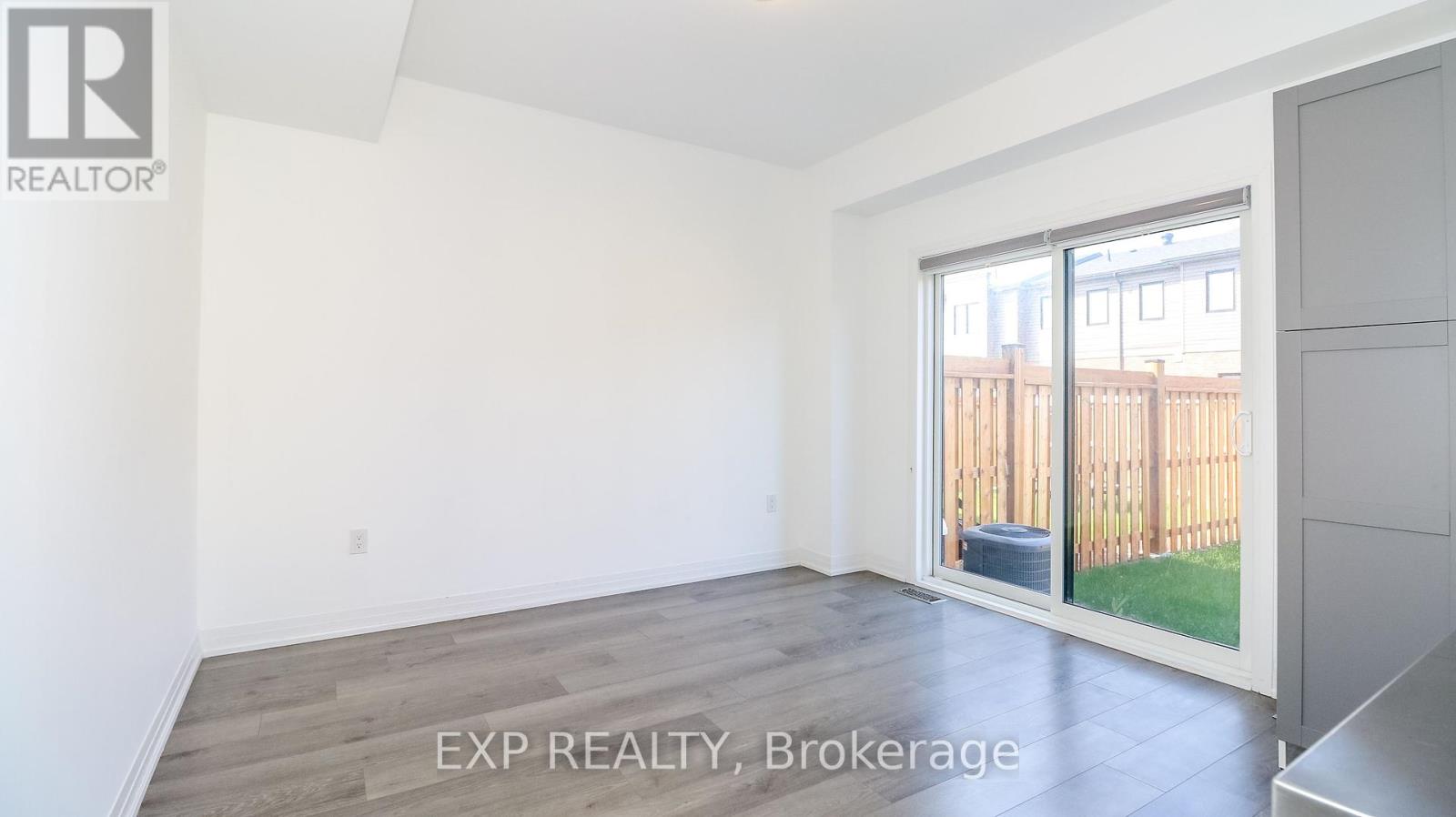 16 Haven Lane, Barrie, Ontario  L9J 0M4 - Photo 7 - S12441434