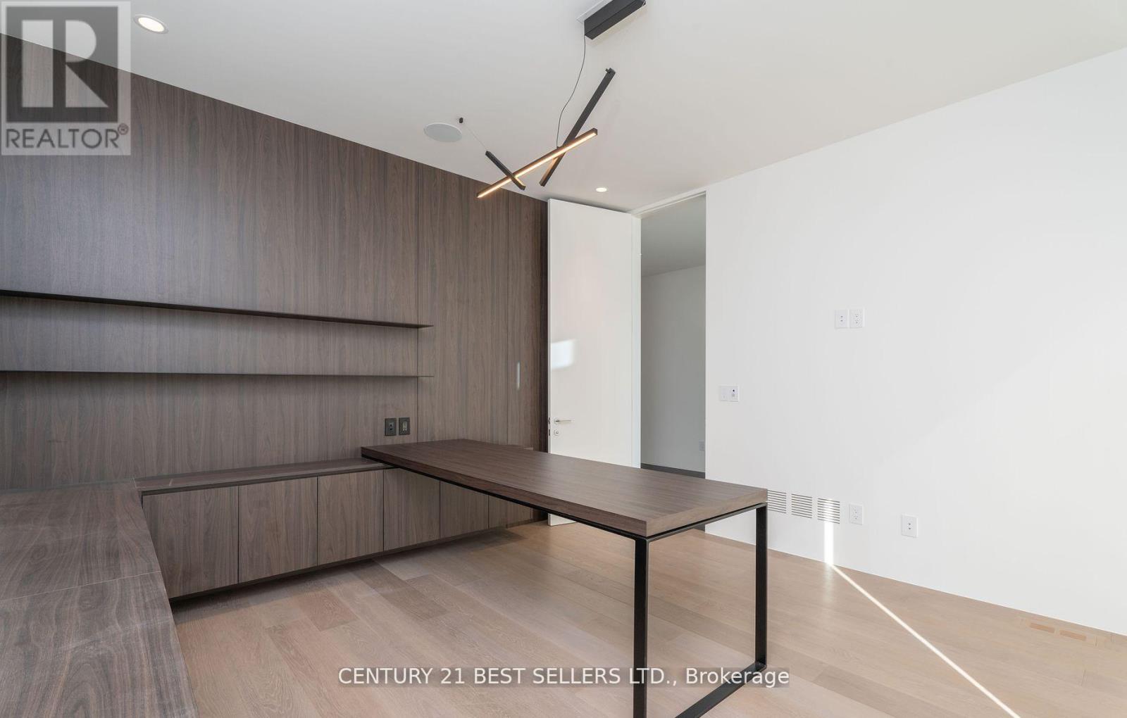 119 Cumberland Drive, Mississauga, Ontario  L5G 3N3 - Photo 14 - W12415285
