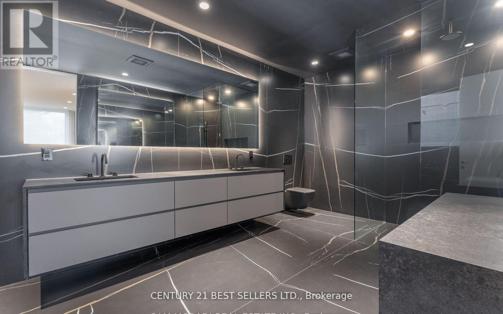 119 Cumberland Drive, Mississauga, Ontario  L5G 3N3 - Photo 24 - W12415285