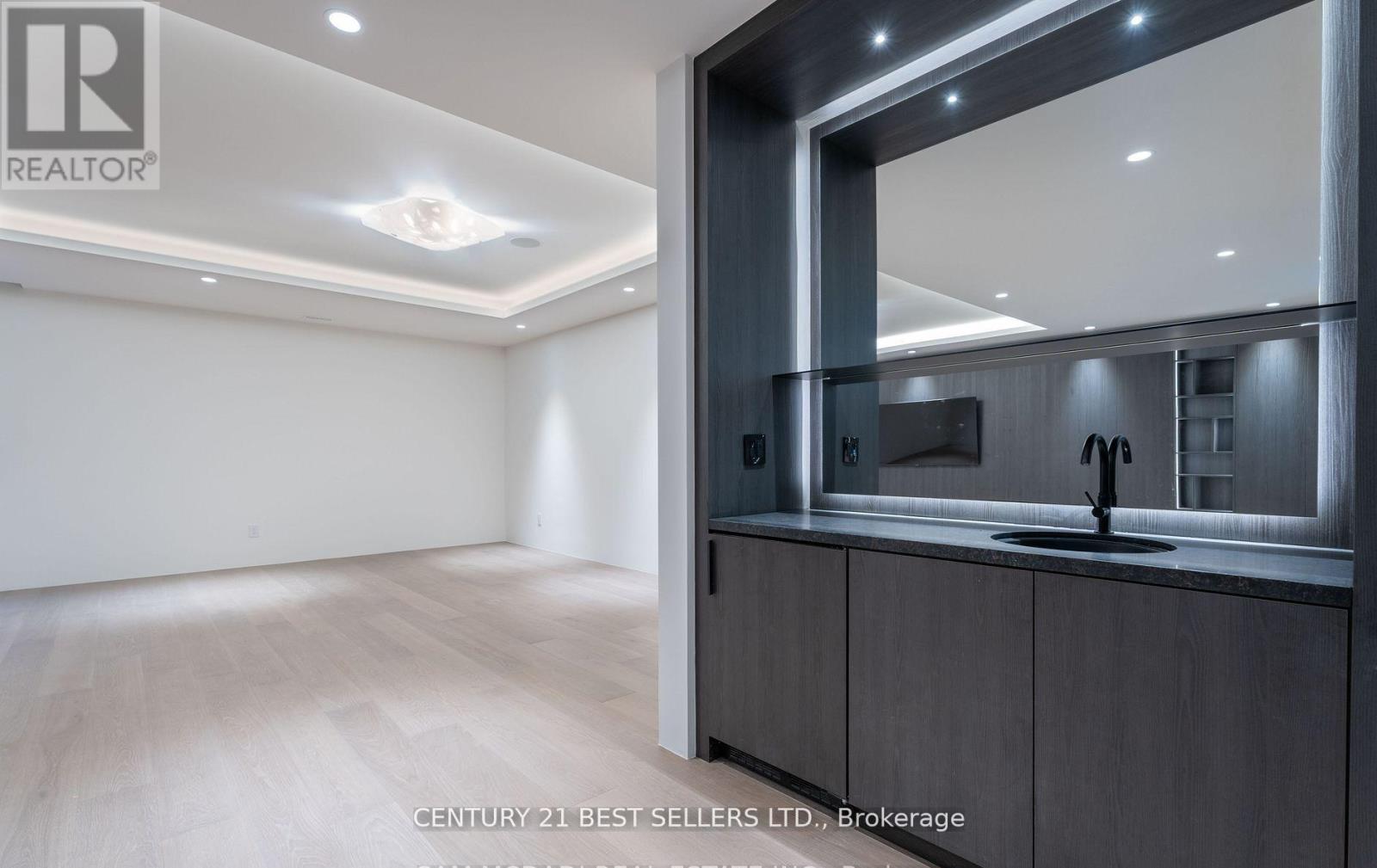 119 Cumberland Drive, Mississauga, Ontario  L5G 3N3 - Photo 32 - W12415285
