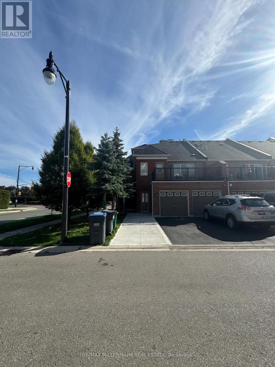 52 COMMUTER DRIVE, Brampton, Ontario