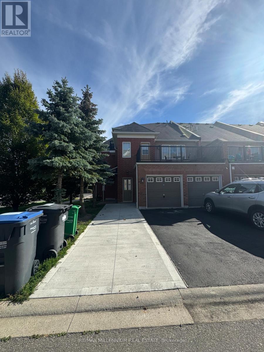 52 Commuter Drive, Brampton, Ontario  L7A 0R3 - Photo 2 - W12438465