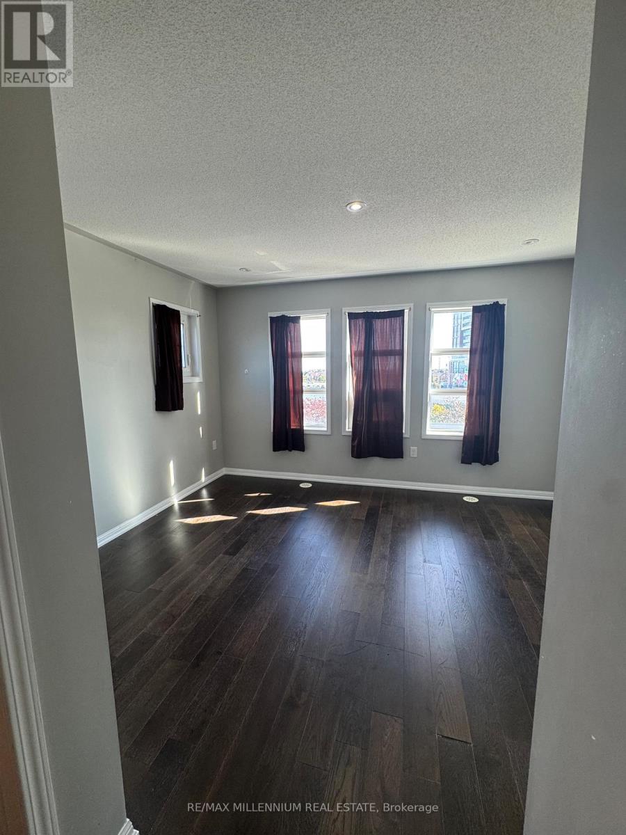 52 Commuter Drive, Brampton, Ontario  L7A 0R3 - Photo 5 - W12438465
