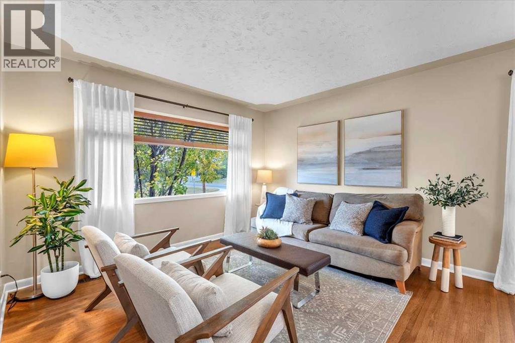 3 Walnut Drive Sw, Calgary, Alberta  T3C 3H2 - Photo 2 - A2261389