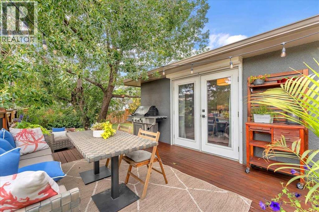 3 Walnut Drive Sw, Calgary, Alberta  T3C 3H2 - Photo 3 - A2261389