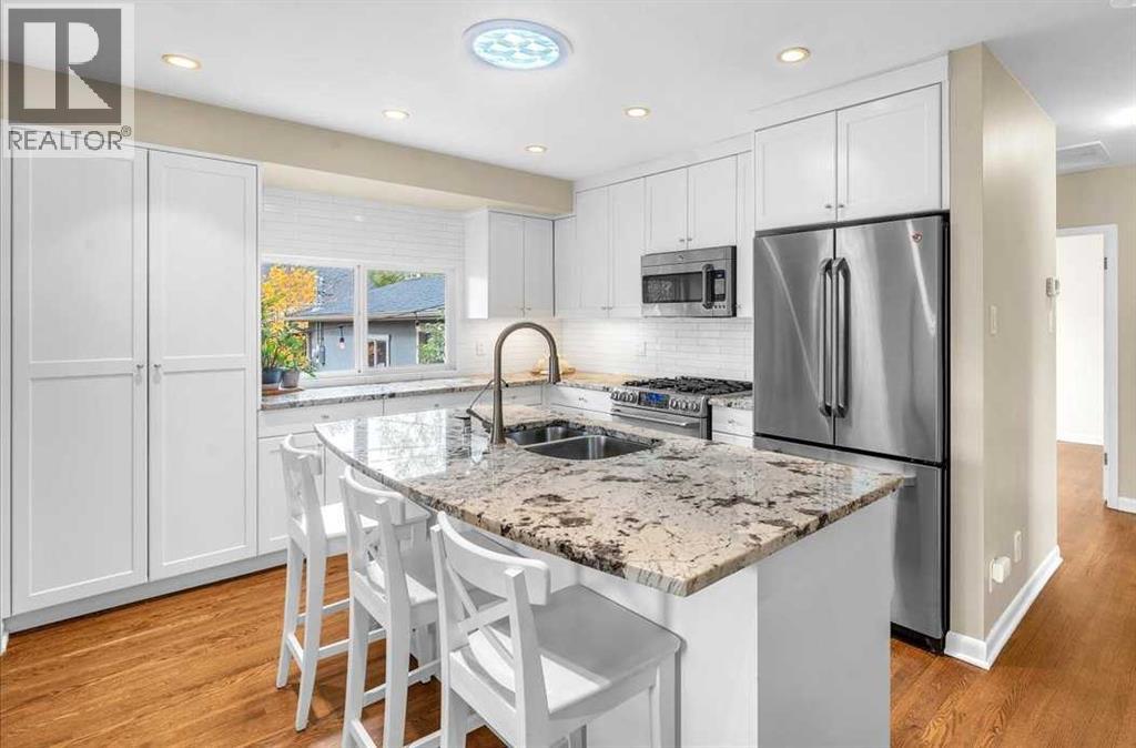3 Walnut Drive Sw, Calgary, Alberta  T3C 3H2 - Photo 4 - A2261389