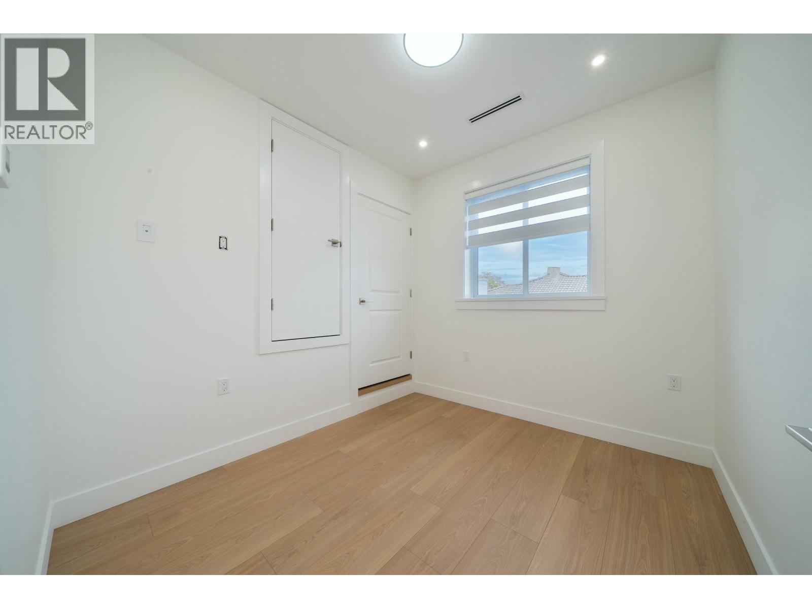 Listing Picture 11 of 20 : 2174 E 46TH AVENUE, Vancouver / 溫哥華 - 魯藝地產 Yvonne Lu Group - MLS Medallion Club Member