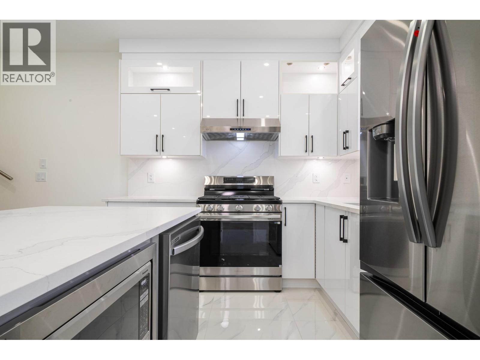 Listing Picture 6 of 20 : 2174 E 46TH AVENUE, Vancouver / 溫哥華 - 魯藝地產 Yvonne Lu Group - MLS Medallion Club Member