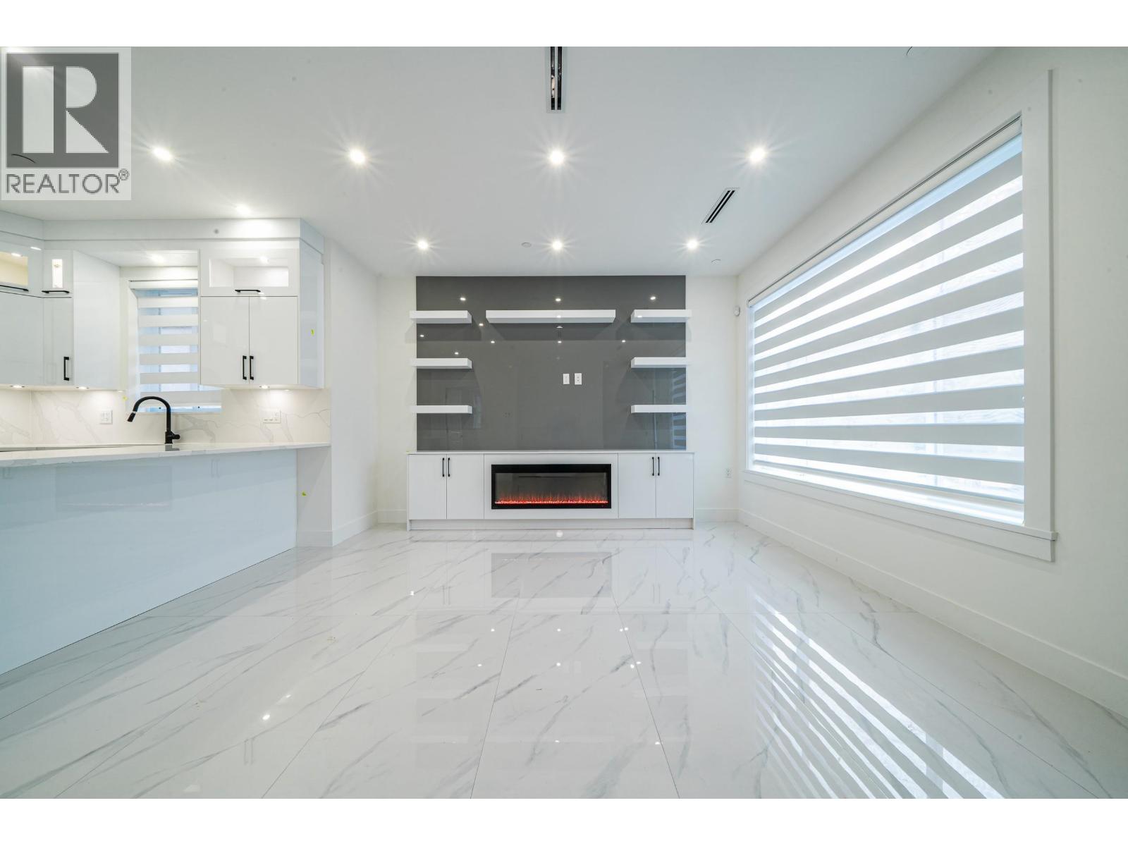 Listing Picture 3 of 20 : 2174 E 46TH AVENUE, Vancouver / 溫哥華 - 魯藝地產 Yvonne Lu Group - MLS Medallion Club Member