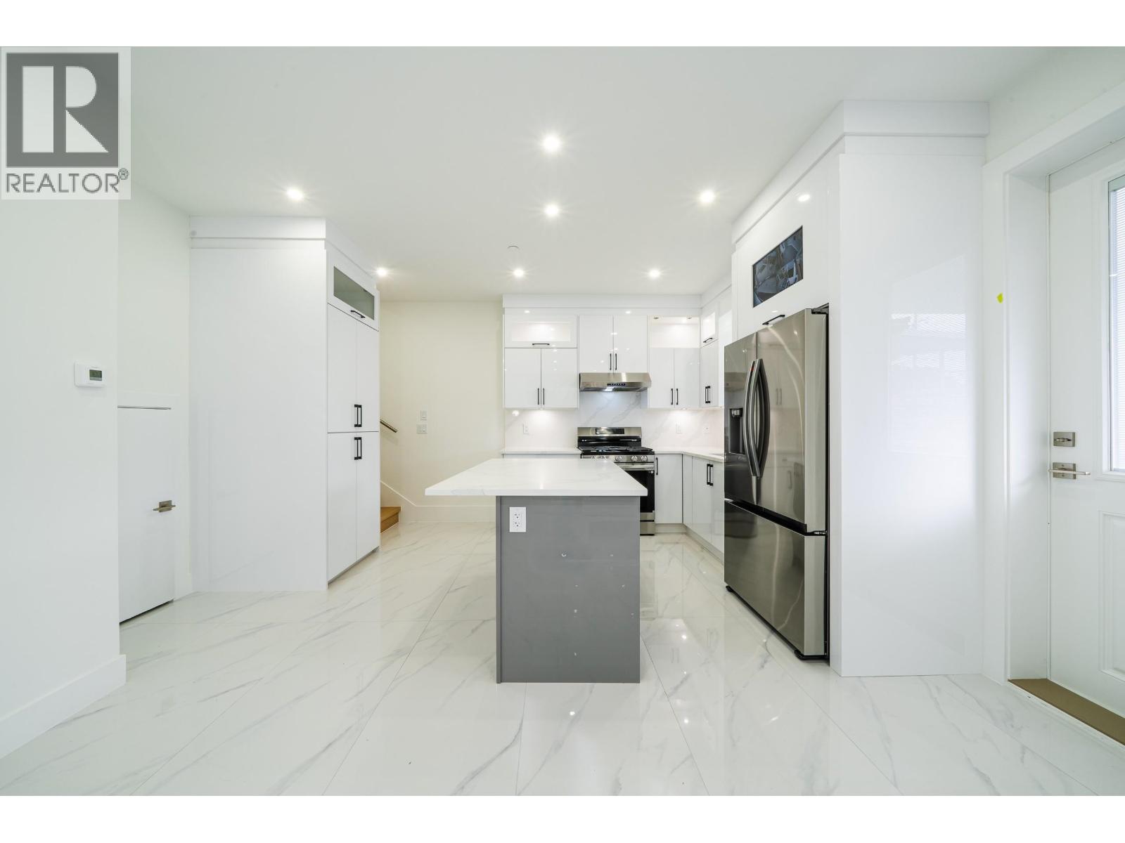 Listing Picture 5 of 20 : 2174 E 46TH AVENUE, Vancouver / 溫哥華 - 魯藝地產 Yvonne Lu Group - MLS Medallion Club Member