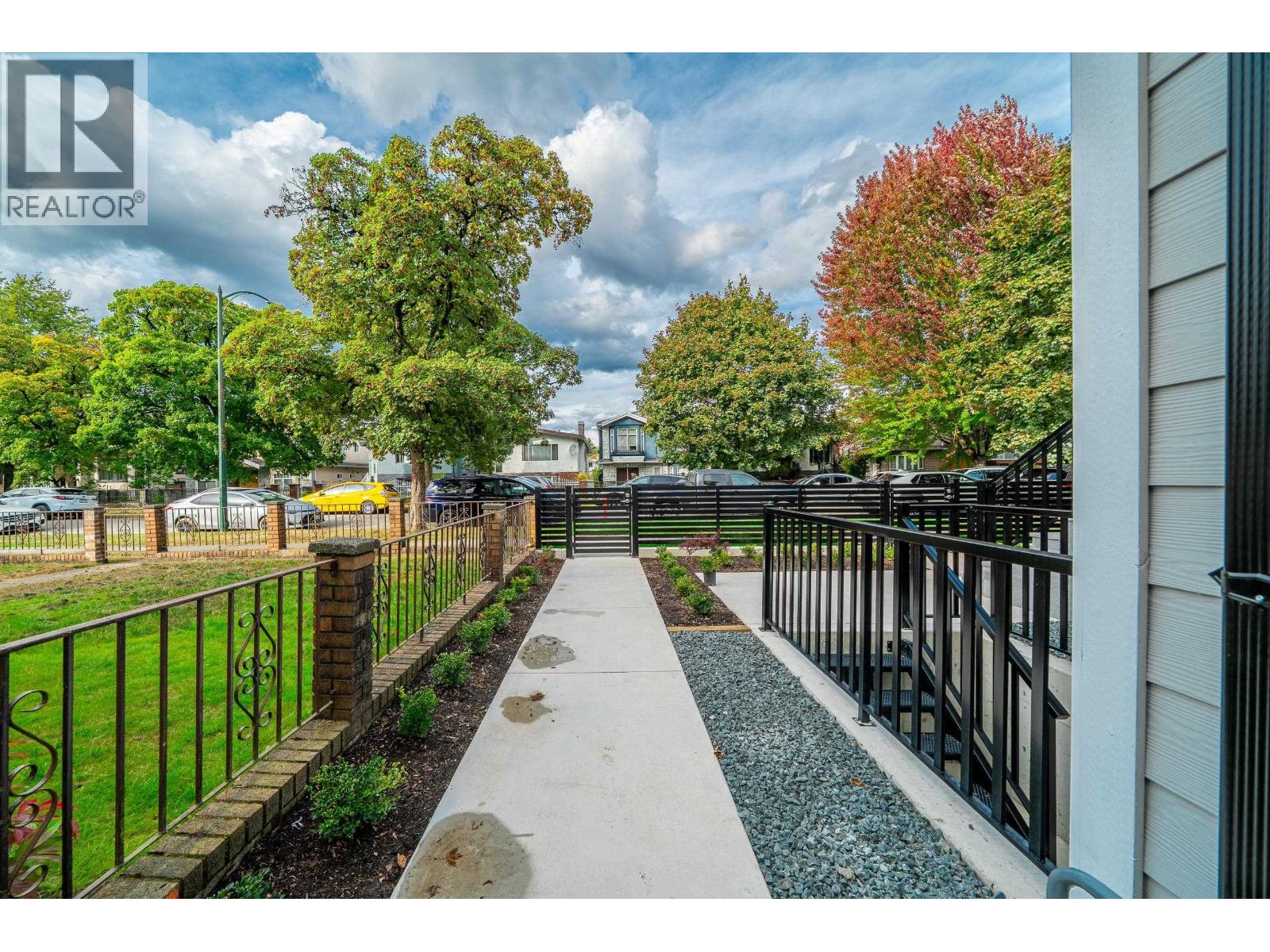 Listing Picture 19 of 20 : 2174 E 46TH AVENUE, Vancouver / 溫哥華 - 魯藝地產 Yvonne Lu Group - MLS Medallion Club Member