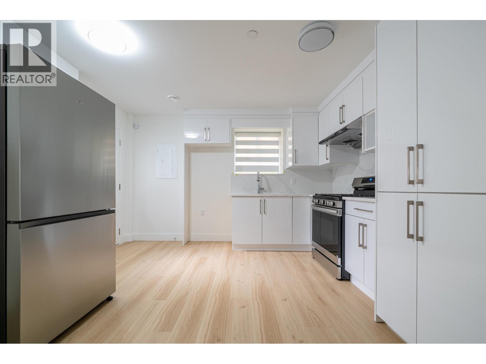Listing Picture 15 of 20 : 2174 E 46TH AVENUE, Vancouver / 溫哥華 - 魯藝地產 Yvonne Lu Group - MLS Medallion Club Member