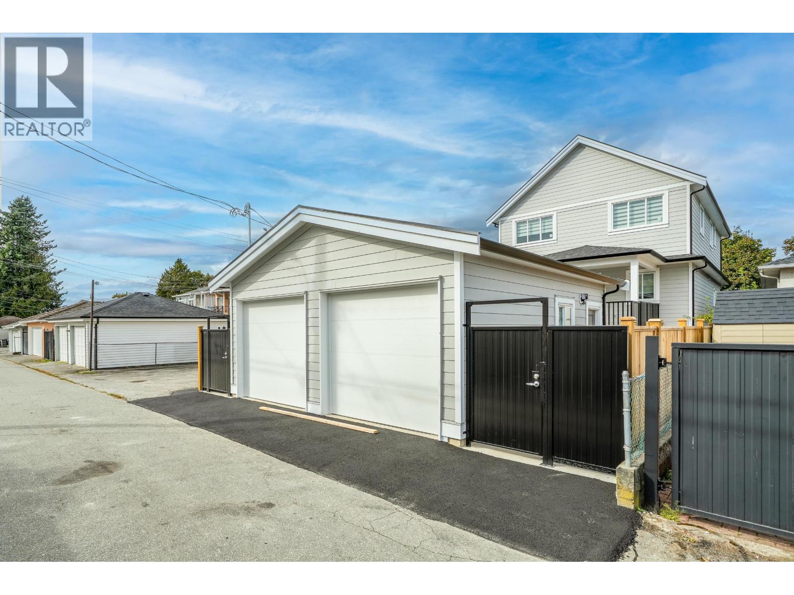 Listing Picture 20 of 20 : 2174 E 46TH AVENUE, Vancouver / 溫哥華 - 魯藝地產 Yvonne Lu Group - MLS Medallion Club Member