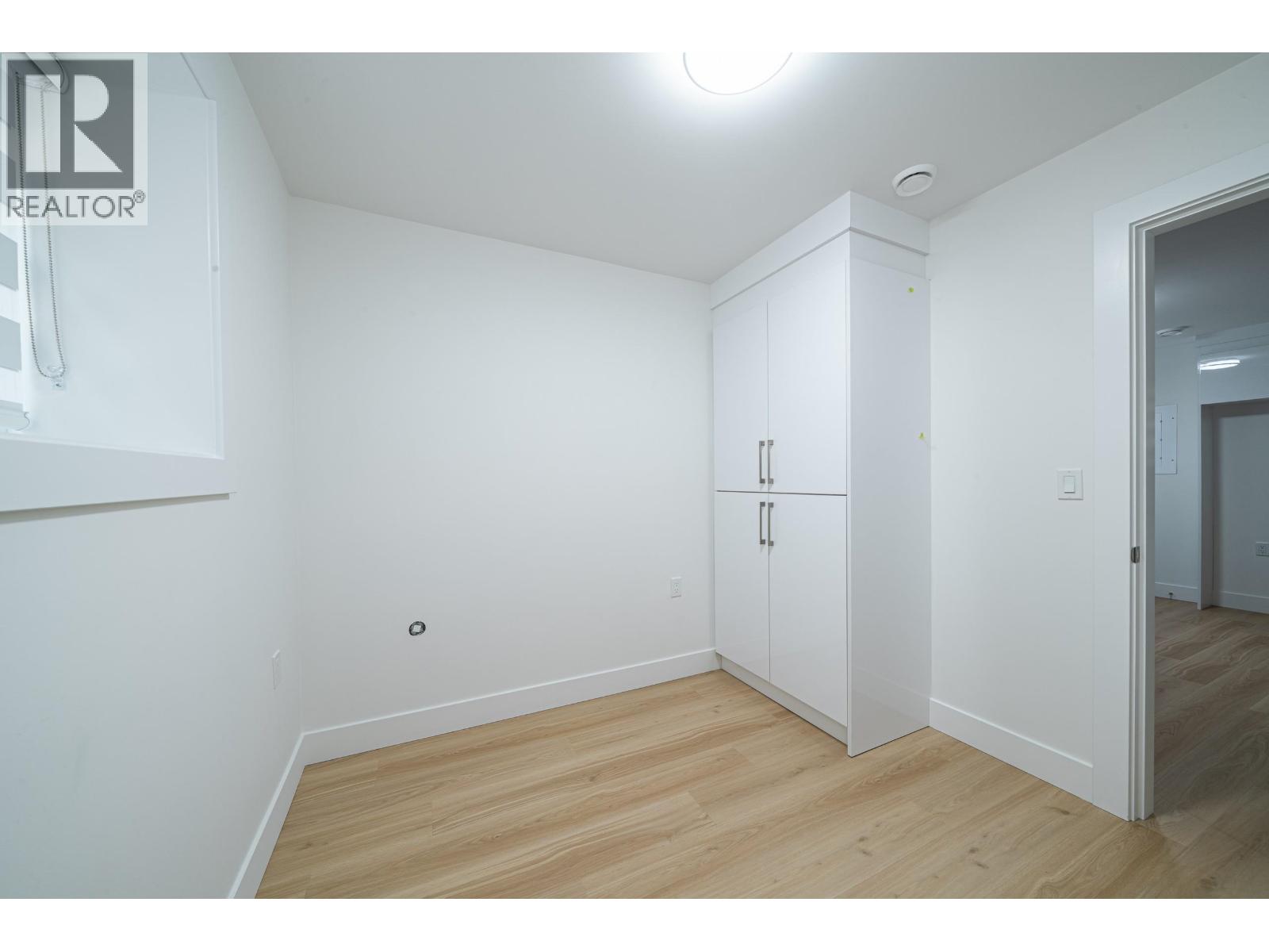 Listing Picture 17 of 20 : 2174 E 46TH AVENUE, Vancouver / 溫哥華 - 魯藝地產 Yvonne Lu Group - MLS Medallion Club Member