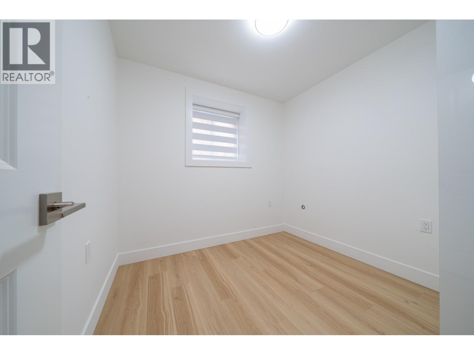 Listing Picture 16 of 20 : 2174 E 46TH AVENUE, Vancouver / 溫哥華 - 魯藝地產 Yvonne Lu Group - MLS Medallion Club Member