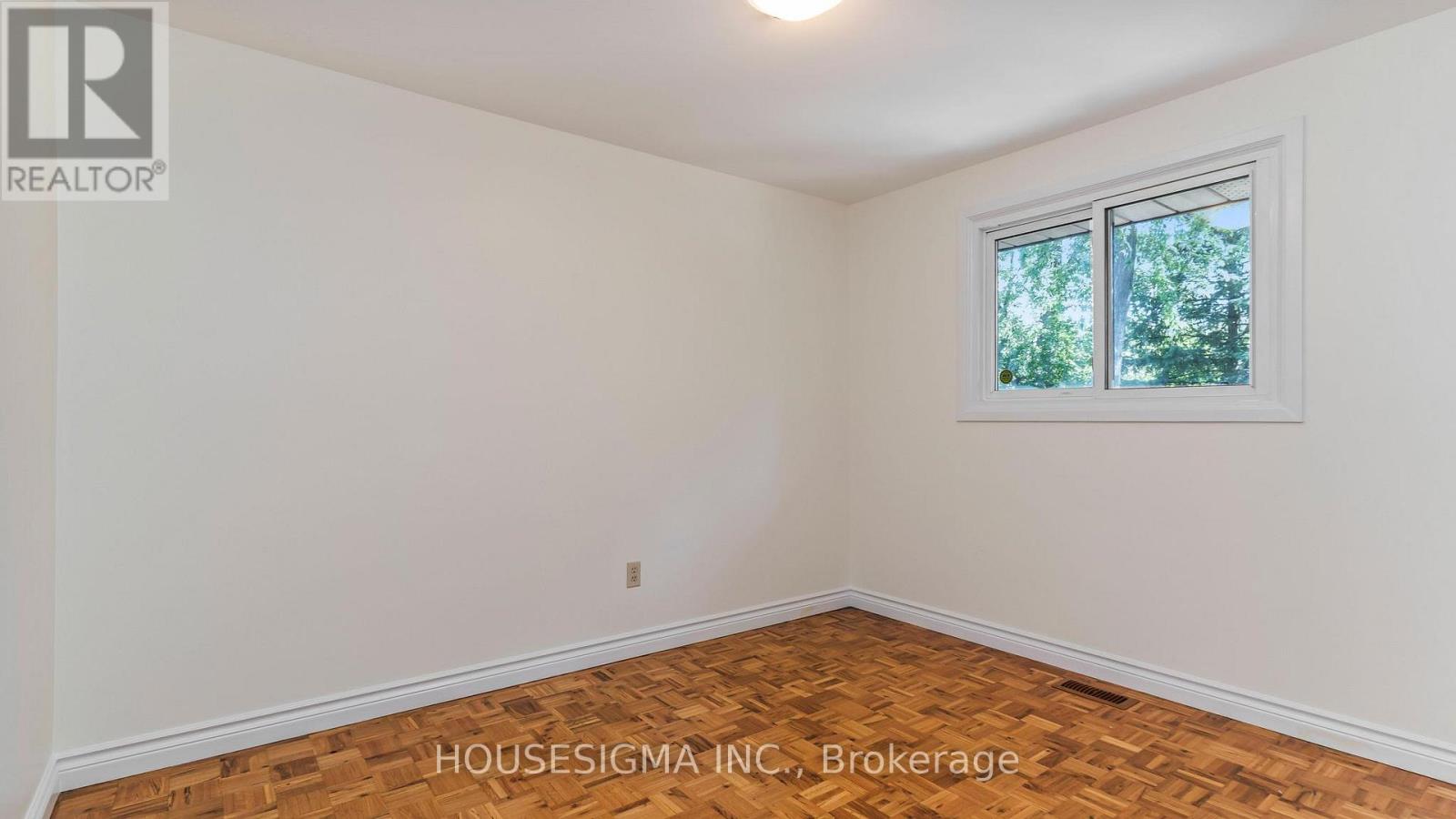 703 Millbank Drive, London South, Ontario  N6E 1Y7 - Photo 18 - X12441503